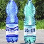 Flaga replika – butelki wody